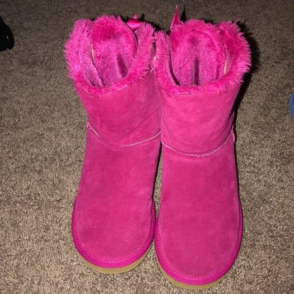 UGG Boots - Picture 1 of 3